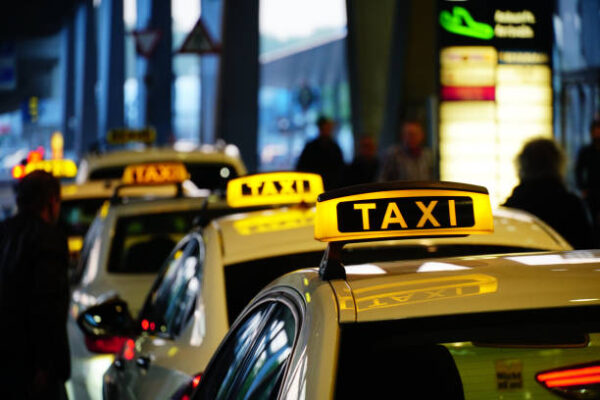 Transitioning from Hassle to Ease – How to Find Affordable Makkah to Madinah Taxi Fare Deals Makkah to Madinah Taxi Fare