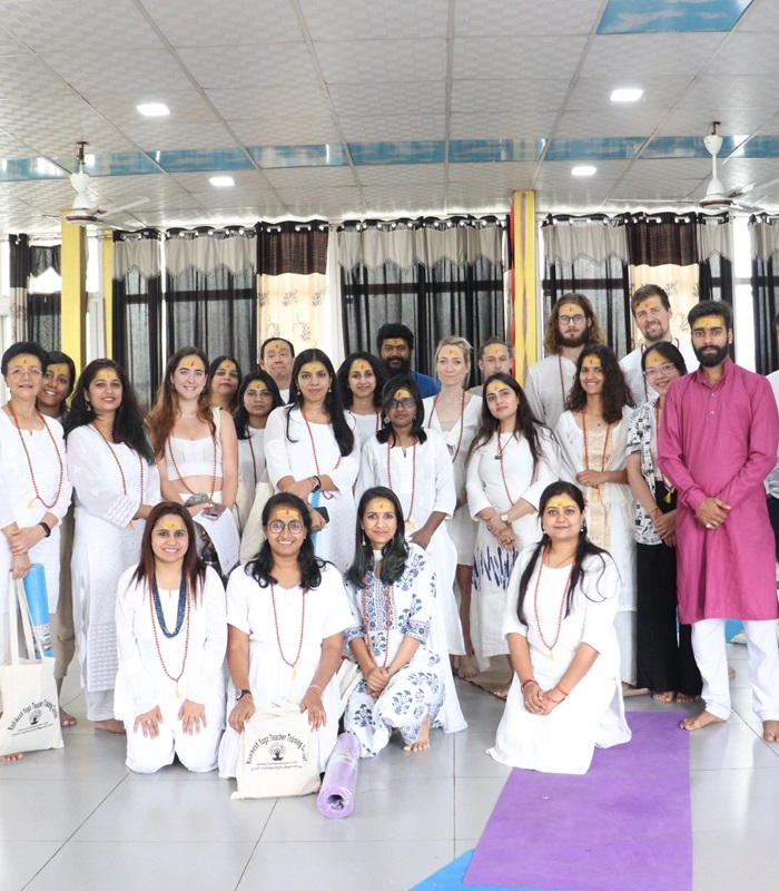 Why Choose a 500 Hour Yoga Teacher Training in Rishikesh for Your Advanced Practice